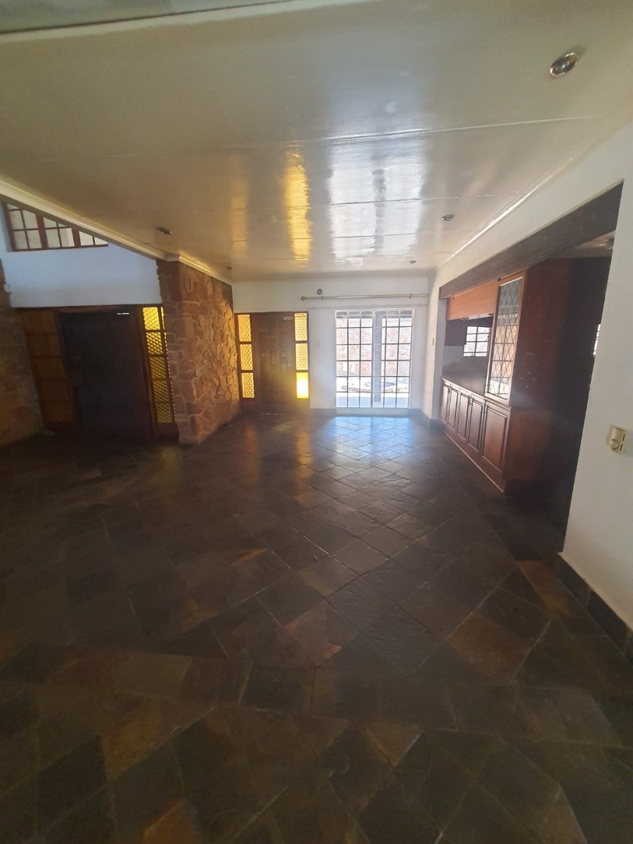 To Let 5 Bedroom Property for Rent in Zandfontein A H North West